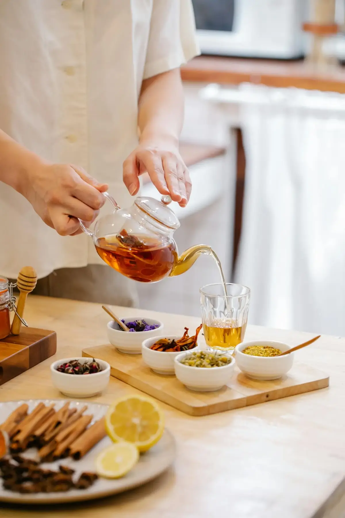 Tea and hydration anchors arranged for daily rhythm